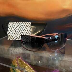 Versace Vintage 2048 Shield Pink & Rose Gold Sunglasses EUC w/Black logo case